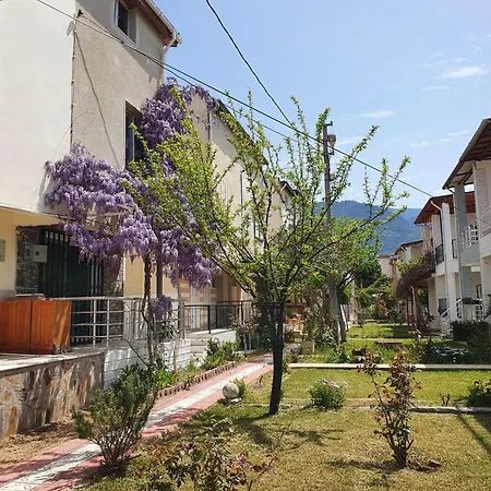 Bahceli Cift Katli Sahile 300 Metre מלון